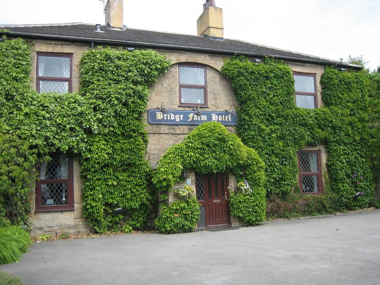 Bridge Farm Hotel — photo 2