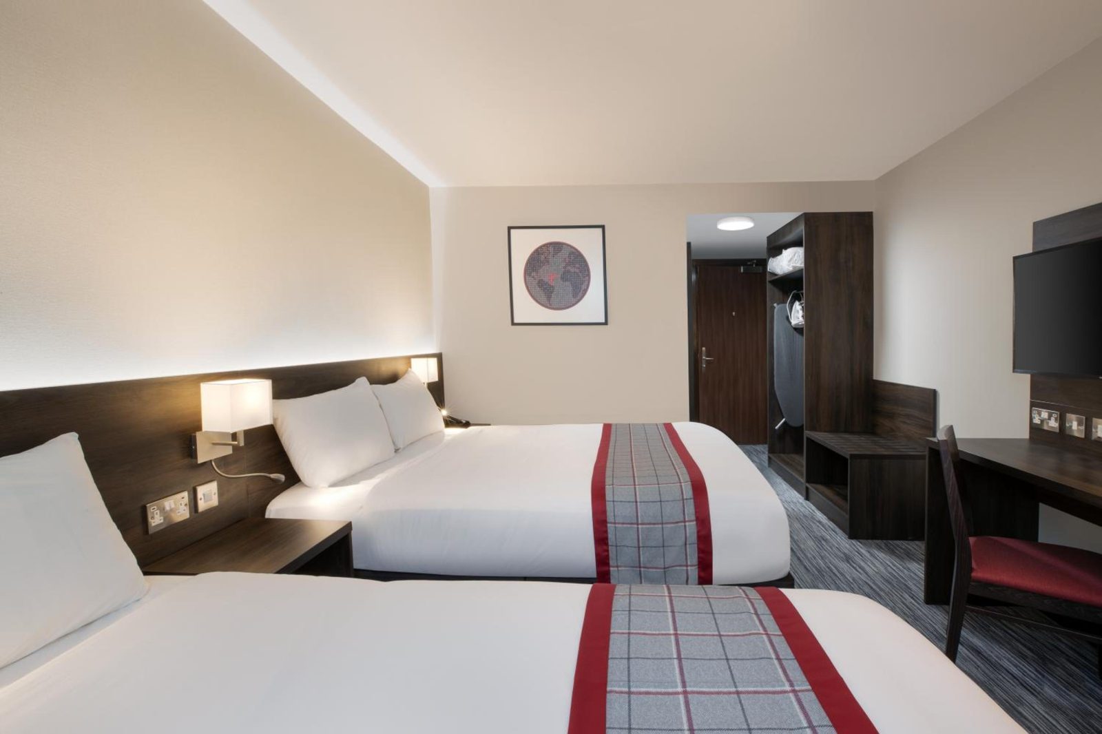 Ramada by Wyndham Leeds East — photo 5