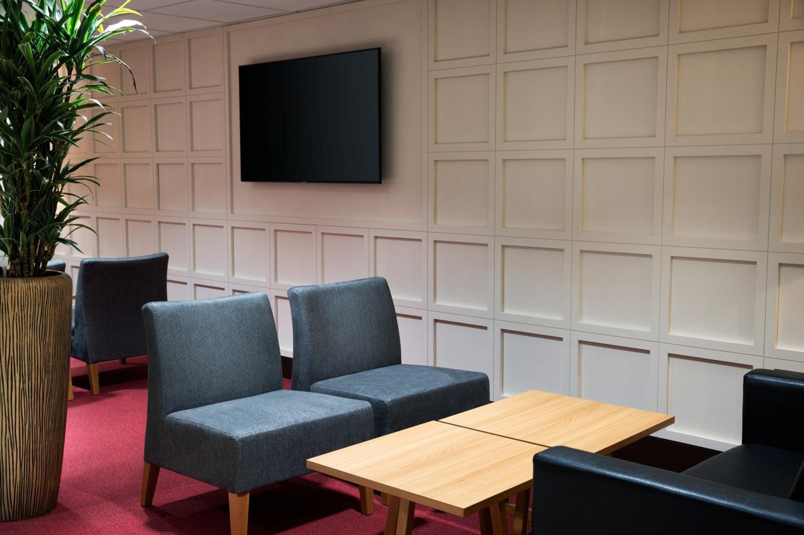 Ramada by Wyndham Leeds East — photo 3