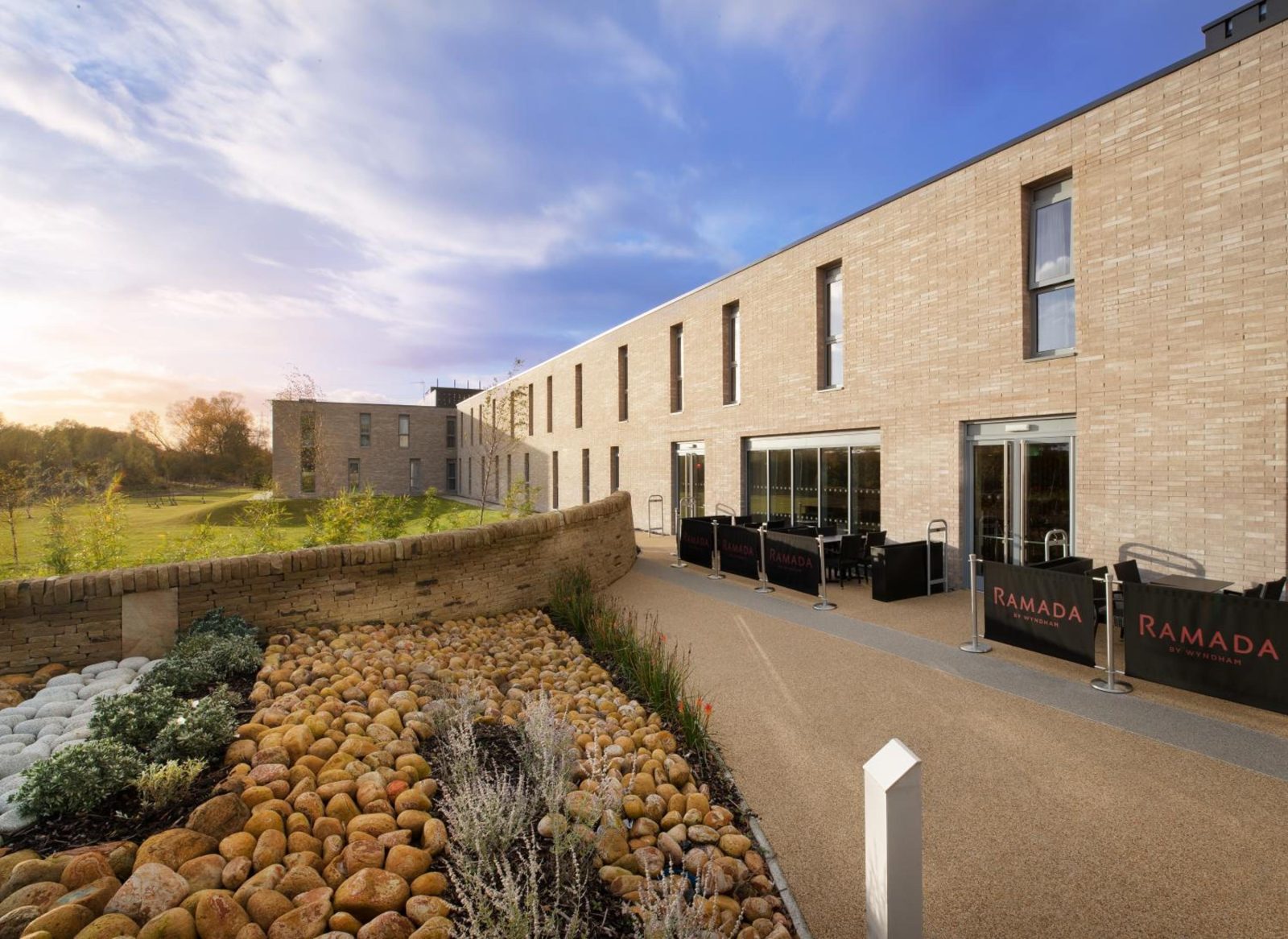 Ramada by Wyndham Leeds East — photo 6