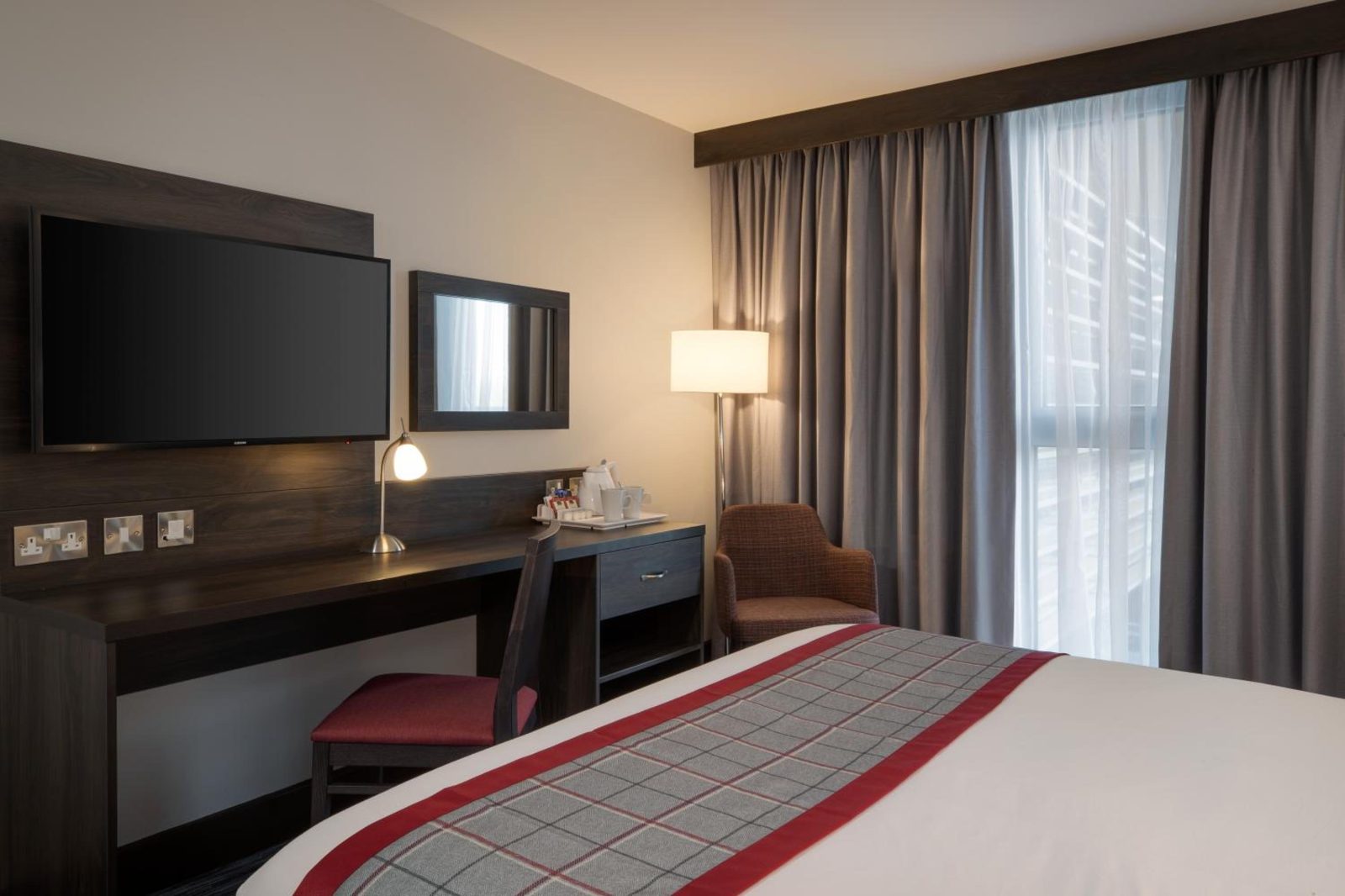 Ramada by Wyndham Leeds East — photo 4