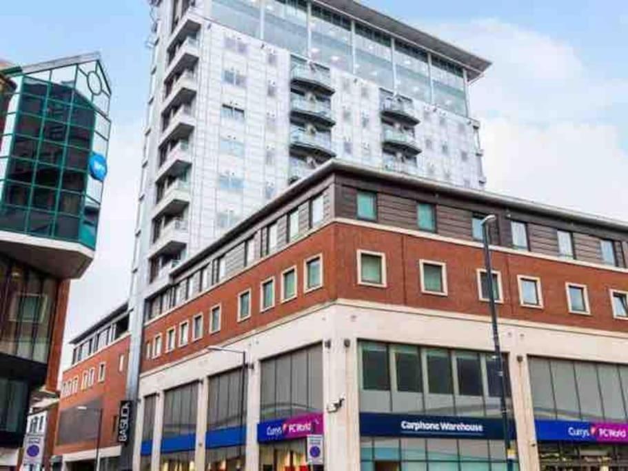 Stunning apartment in the heart of Leeds — photo 2
