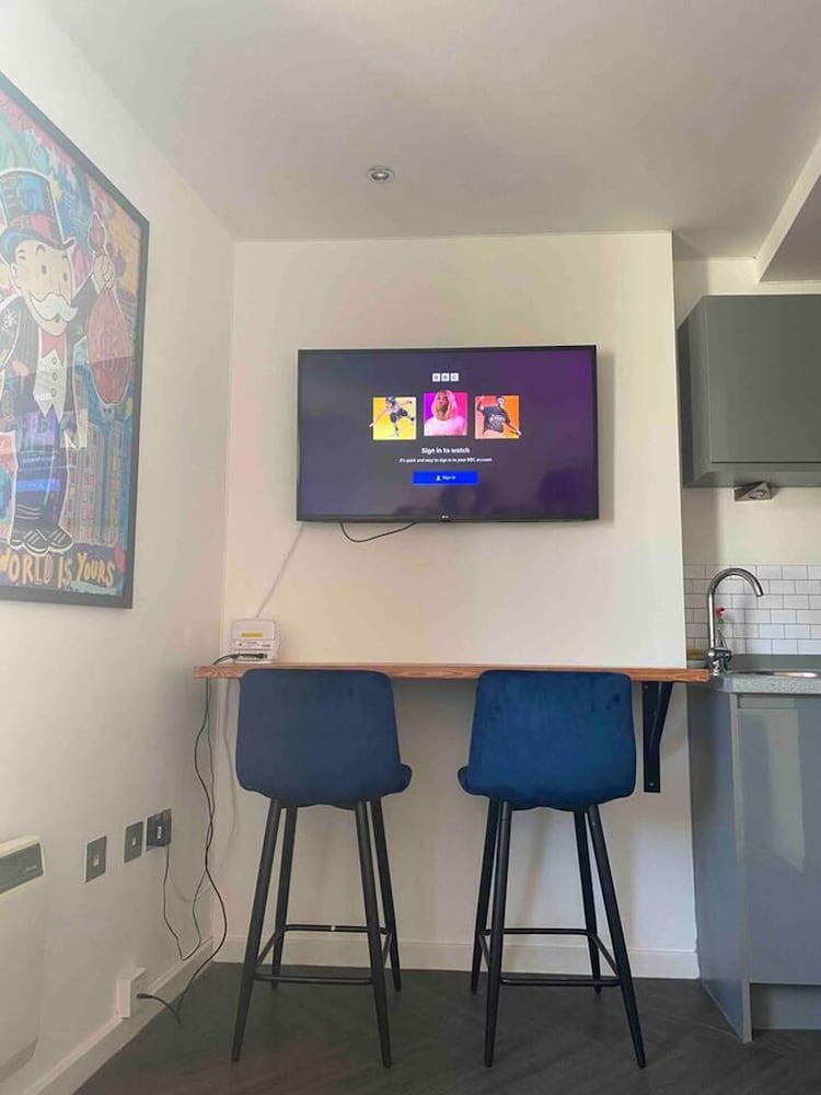 Stunning Apartment in the Heart of Leeds — photo 6