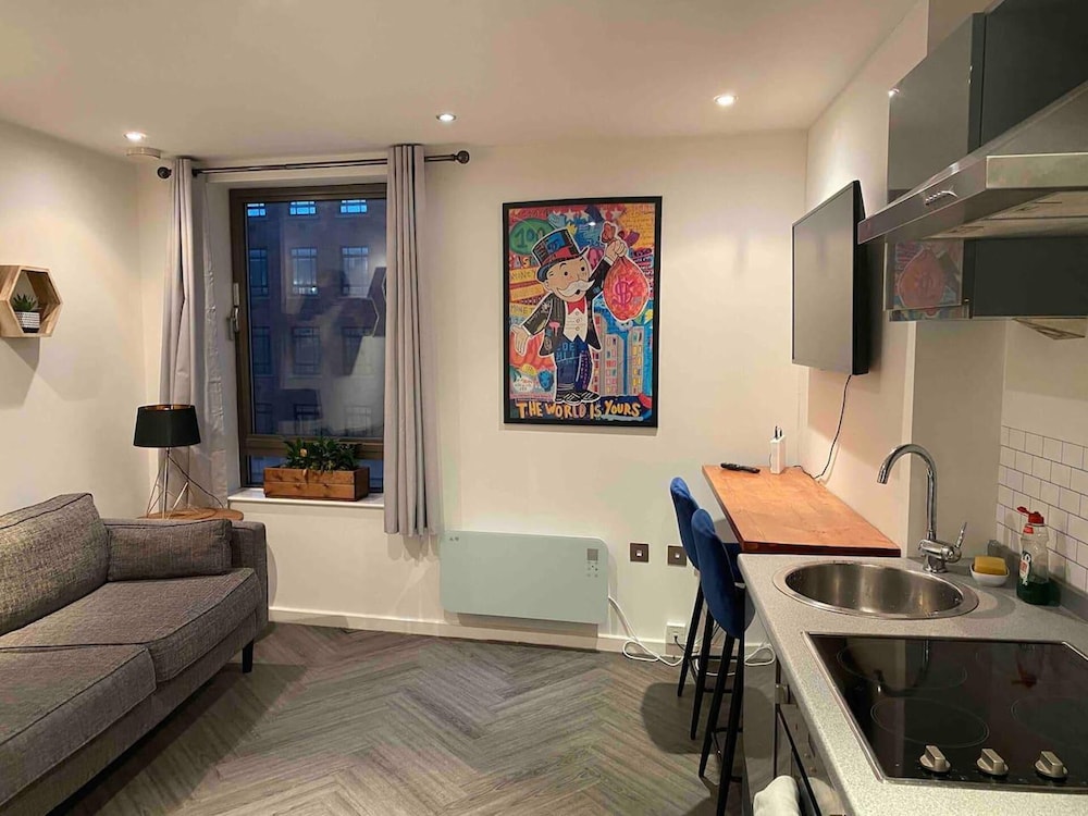 Stunning Apartment in the Heart of Leeds — photo 2