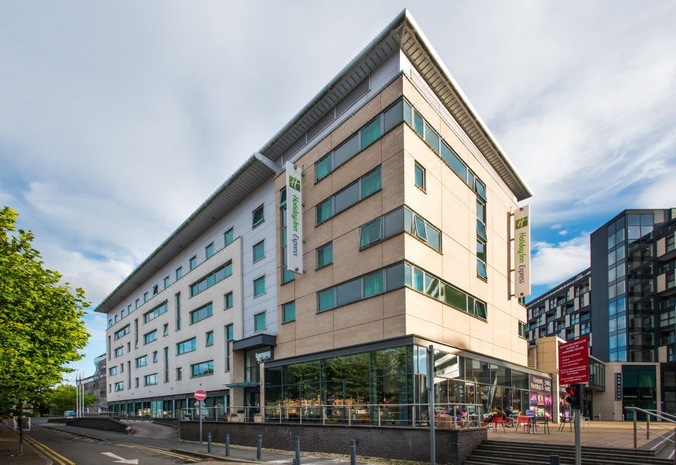 Holiday Inn Express Leeds City Centre - Armouries by IHG