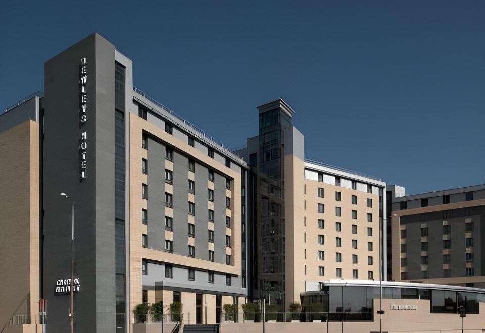 Clayton Hotel, Leeds