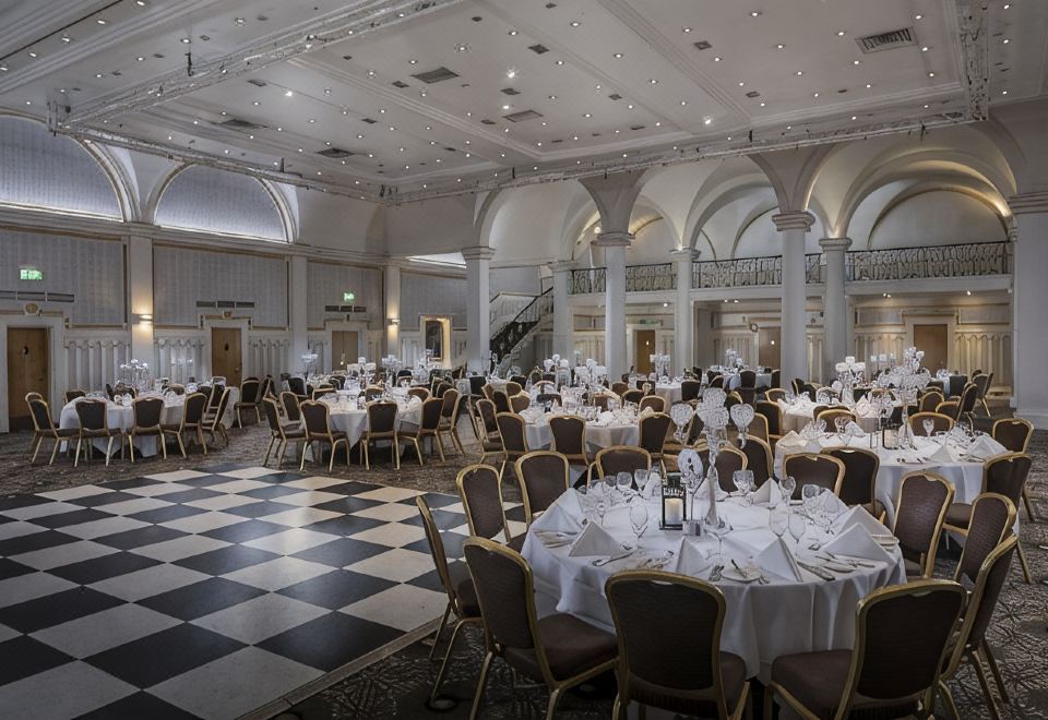 The Queens Hotel